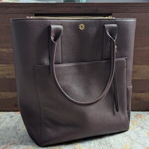 Elegant Textured Leather Tote Bag